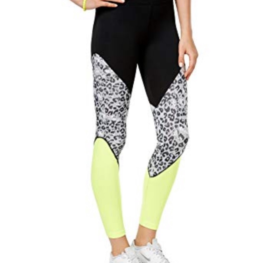 Jessica Simpson workout leggings